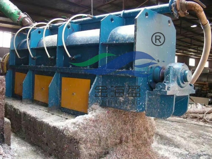 60d85e8164c61.jpg 漿渣分離機(jī)使用現(xiàn)場(chǎng)帶水印.jpg